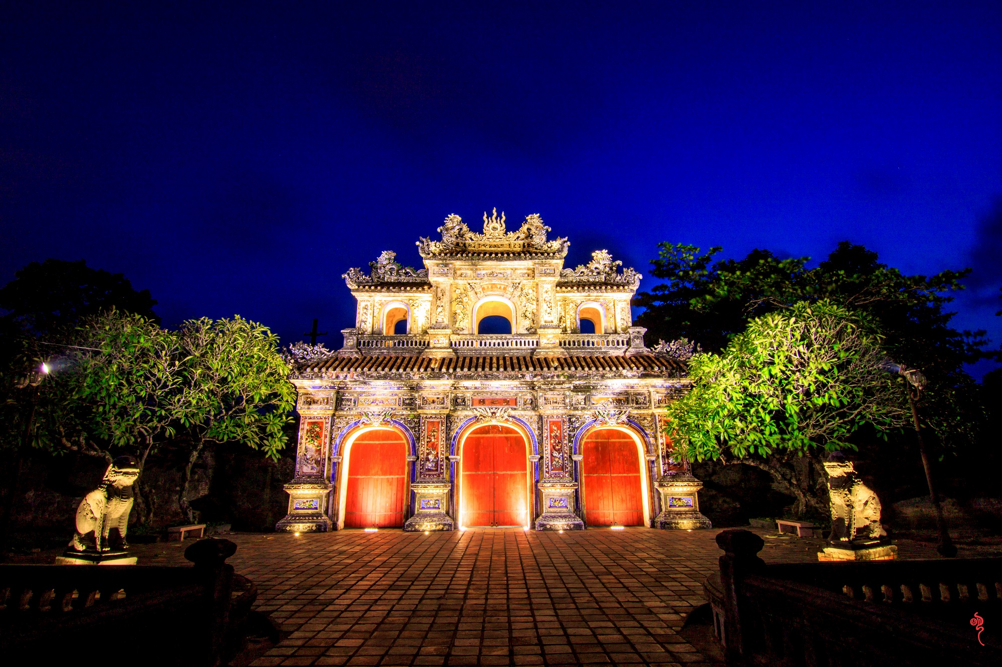 35 Best Things to Do in Hue, Vietnam: Imperial Heritage, Royal Cuisine ...