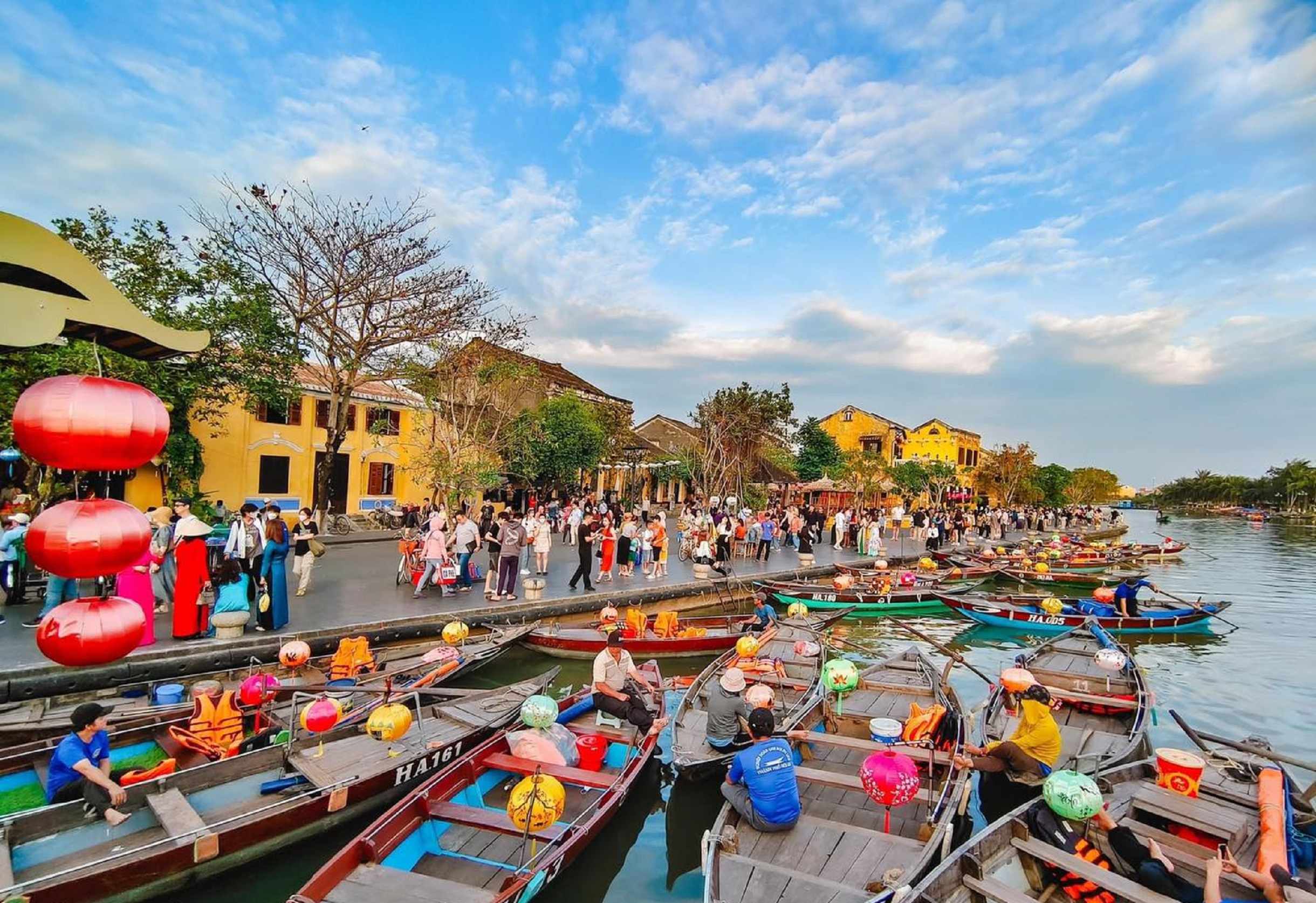 Vietnam Signature Journey North to South – 10 Days Premium Private Tour Led by Women Vietnam Signature Journey North to South – 10 Days Premium Private Tour Led by Women