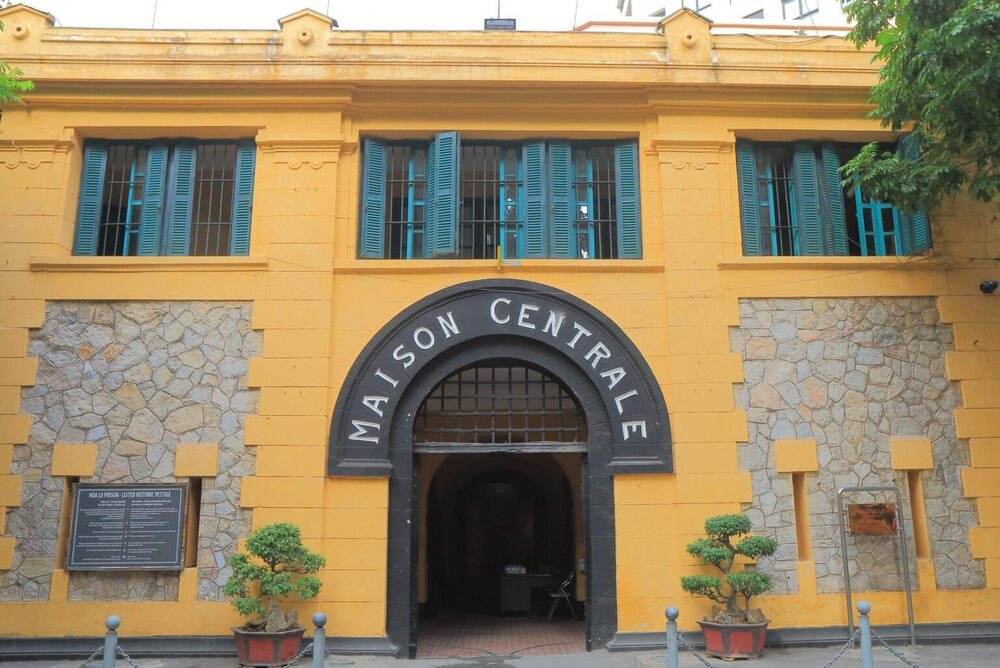 Hanoi Heritage & Halong Bay Luxury Escape – 3 Days | Premium Private Tour Led By Women Hanoi Heritage & Halong Bay Luxury Escape – 3 Days | Premium Private Tour Led By Women
